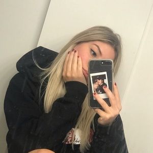 Meet your Posher, Elise